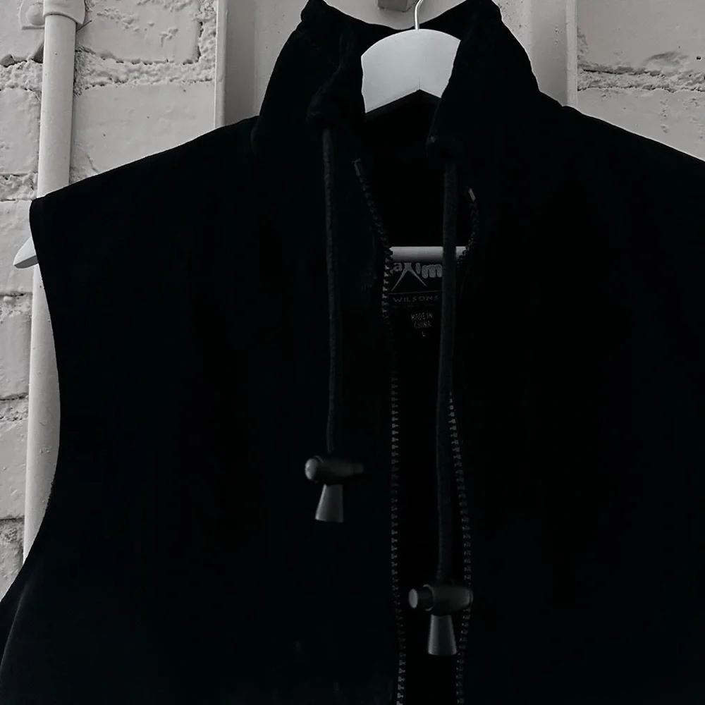 Vintage Wilson’s Leather Maxima Black Suede Vest - Picture 5 of 6